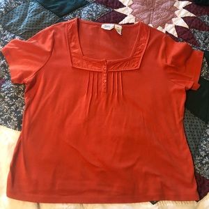 Women’s short sleeve tshirt